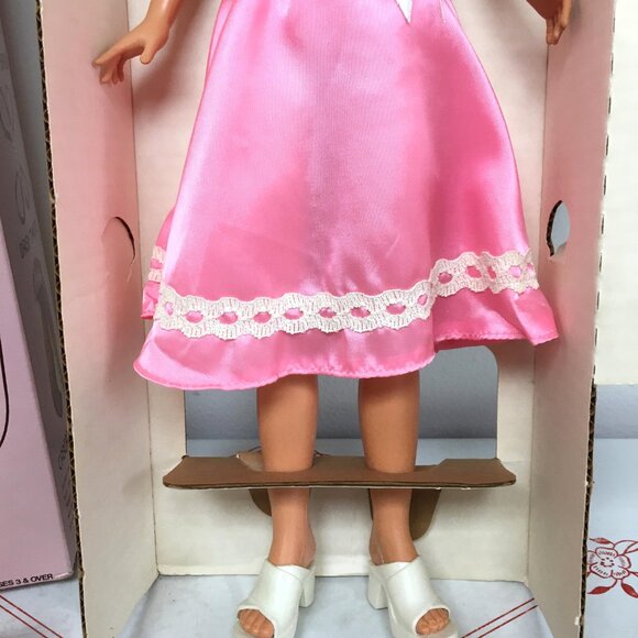 Vintage 1977 "Magic Hair Crissy" Doll - Complete in Box with Hair Pieces - Picture 4 of 14